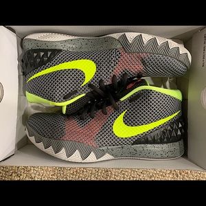 2015 Nike Kyrie 1 'the Dungeon Deep Pewter'